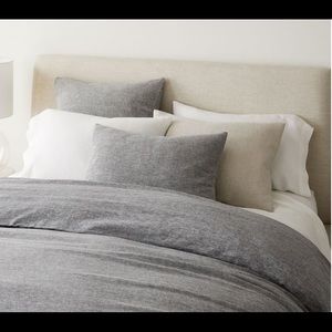 WEST ELM LINEN DUVET COVER AMD SHAMS (QUEEN/FULL)